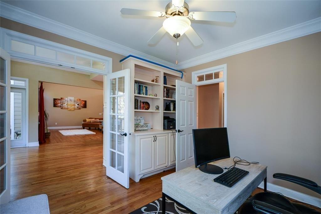 515 Hillcrest View Drive NE