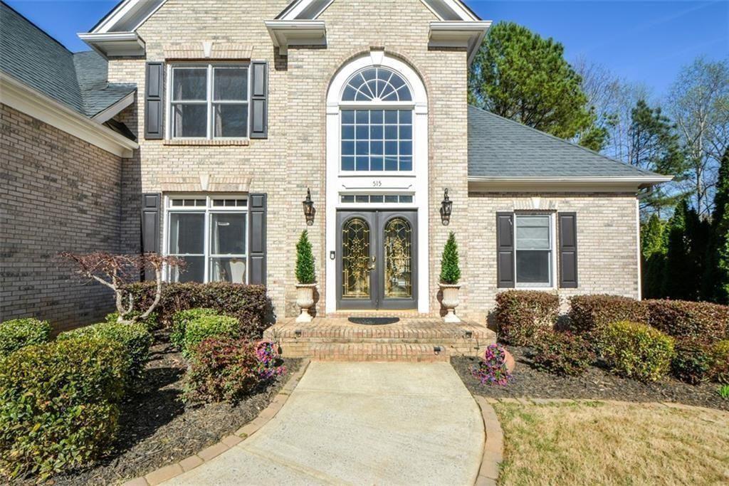 515 Hillcrest View Drive NE