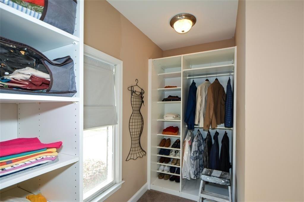 515 Hillcrest View Drive NE