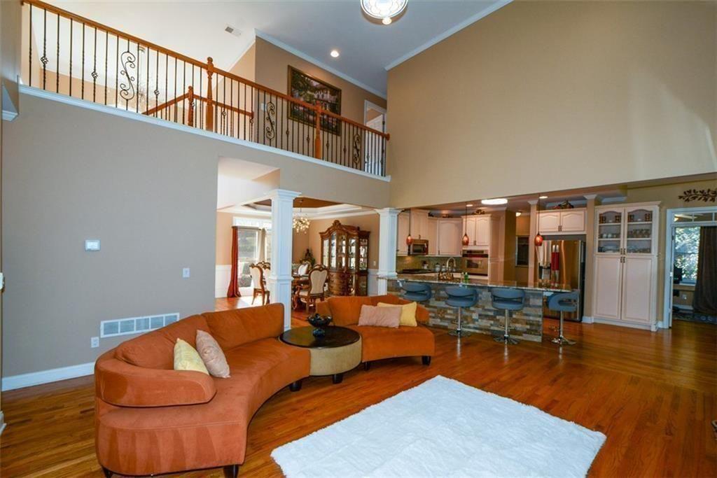 515 Hillcrest View Drive NE