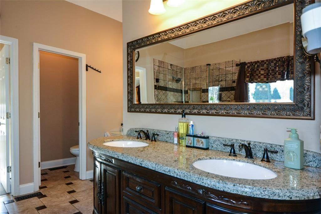 515 Hillcrest View Drive NE