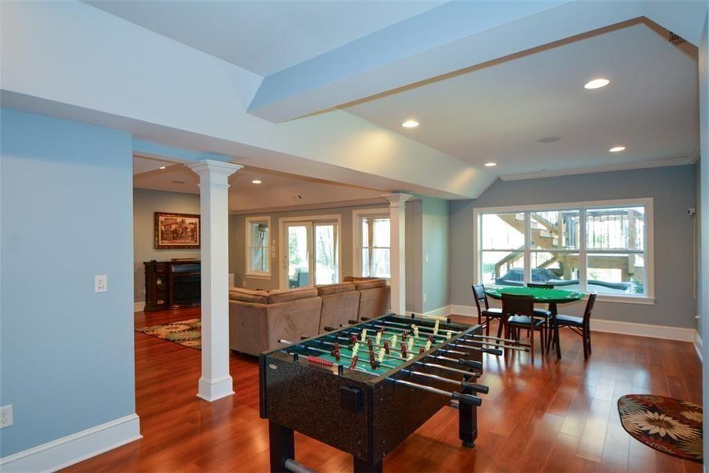 515 Hillcrest View Drive NE