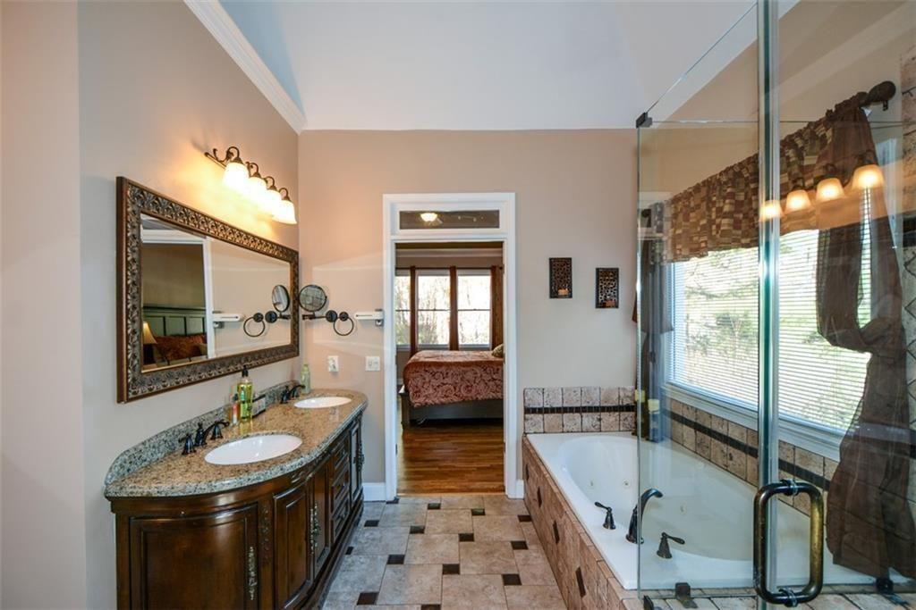 515 Hillcrest View Drive NE