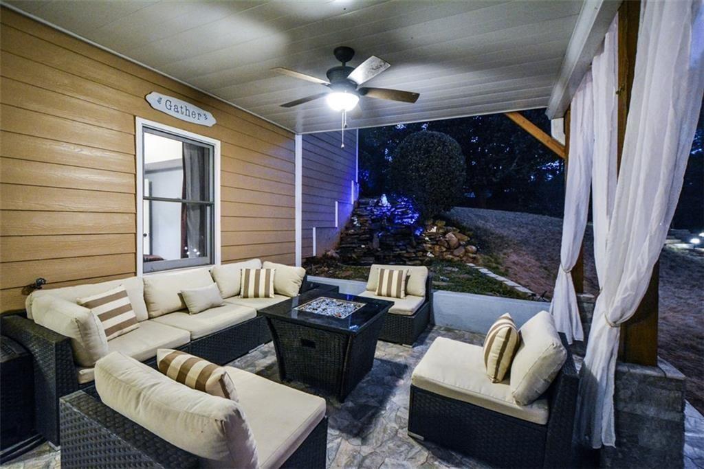 515 Hillcrest View Drive NE