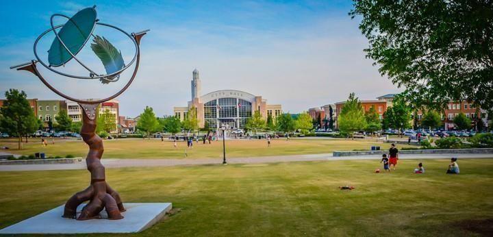 515 Hillcrest View Drive NE