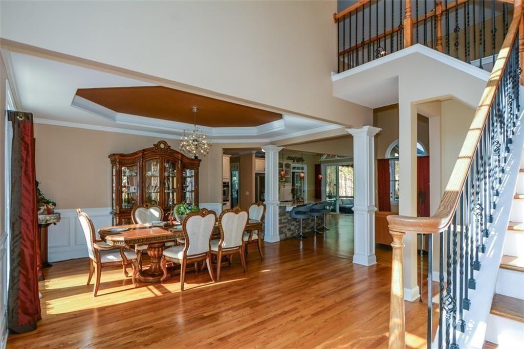 515 Hillcrest View Drive NE