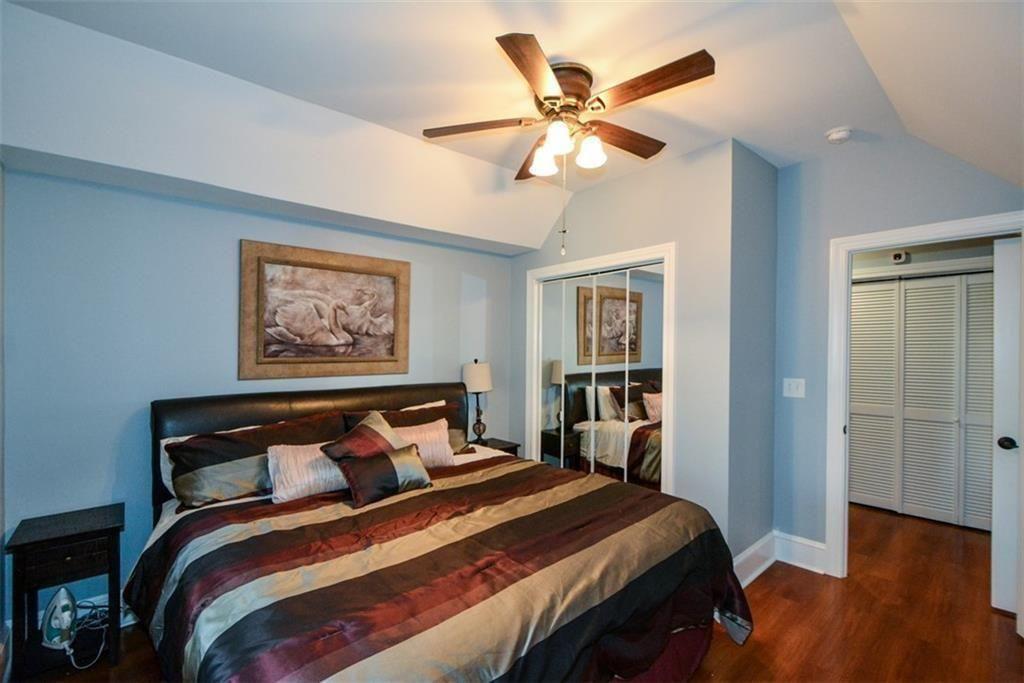 515 Hillcrest View Drive NE