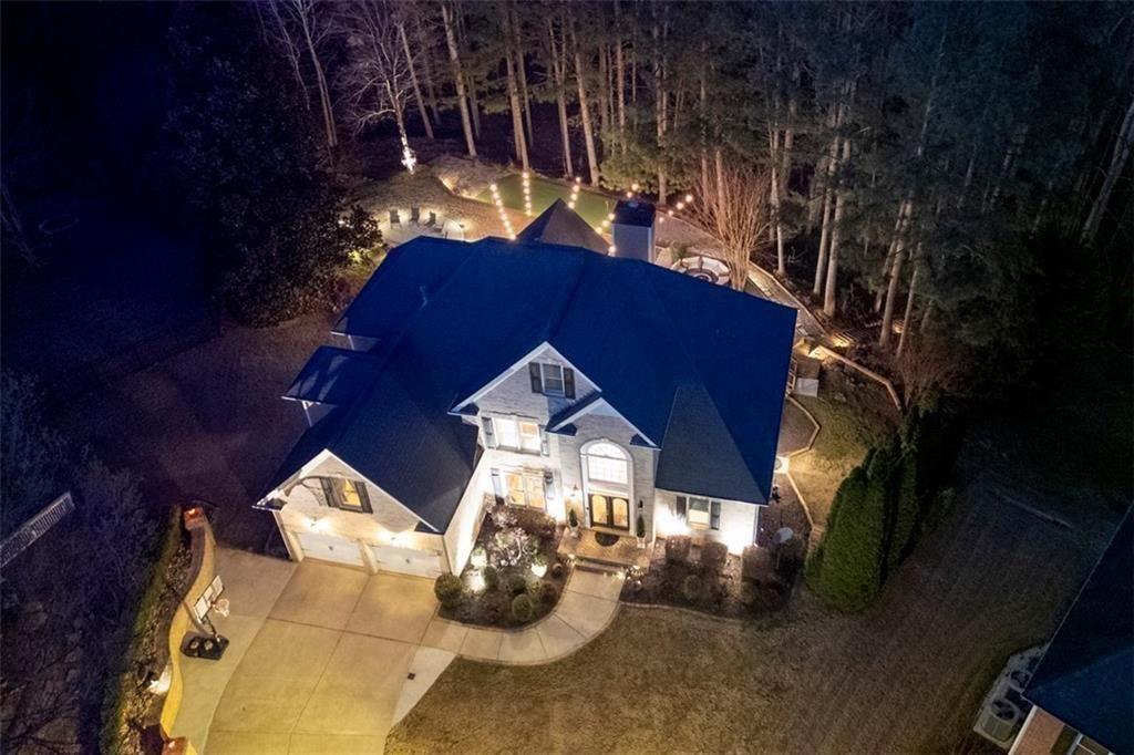 515 Hillcrest View Drive NE