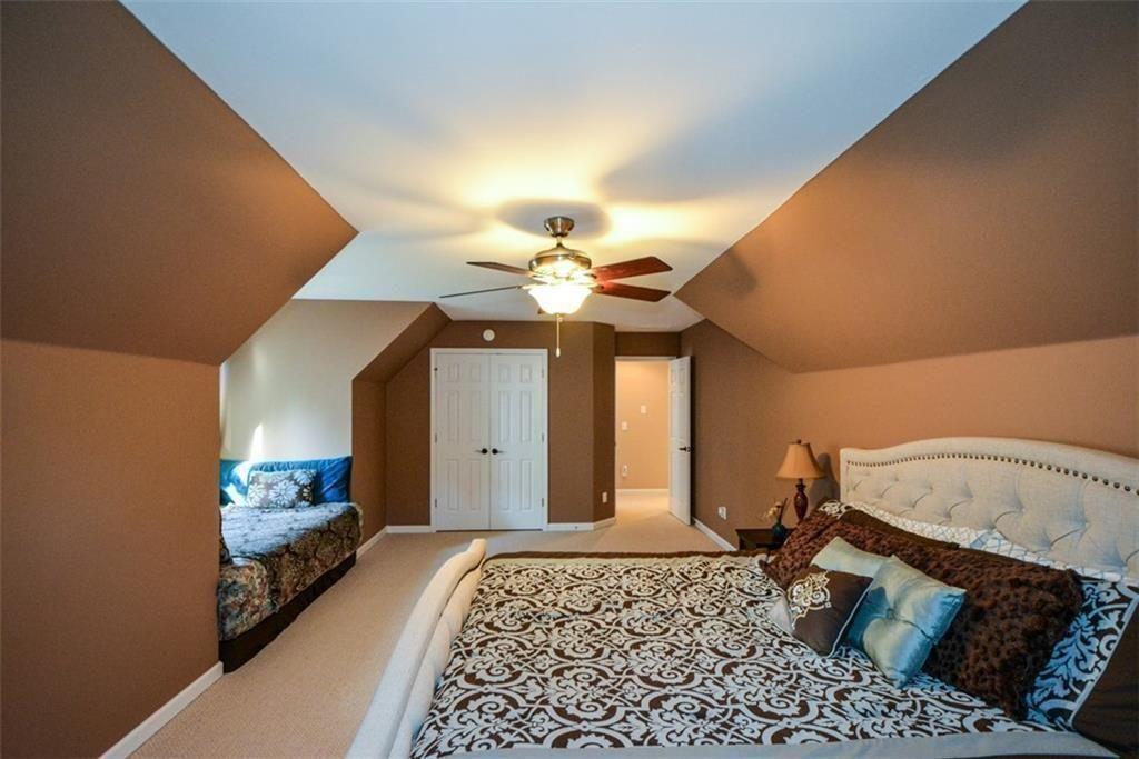 515 Hillcrest View Drive NE