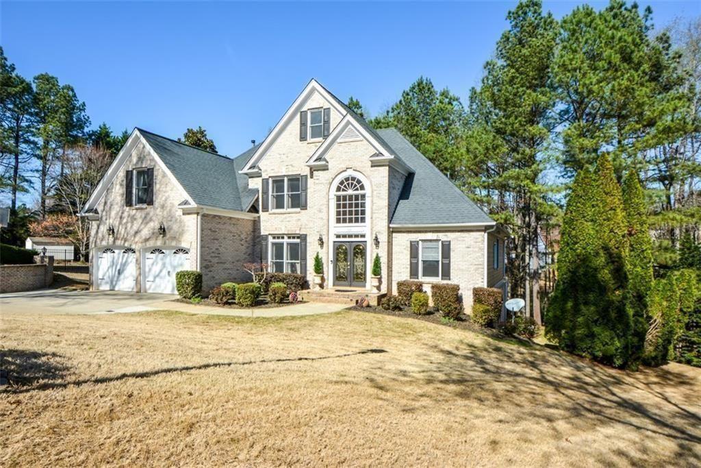 515 Hillcrest View Drive NE