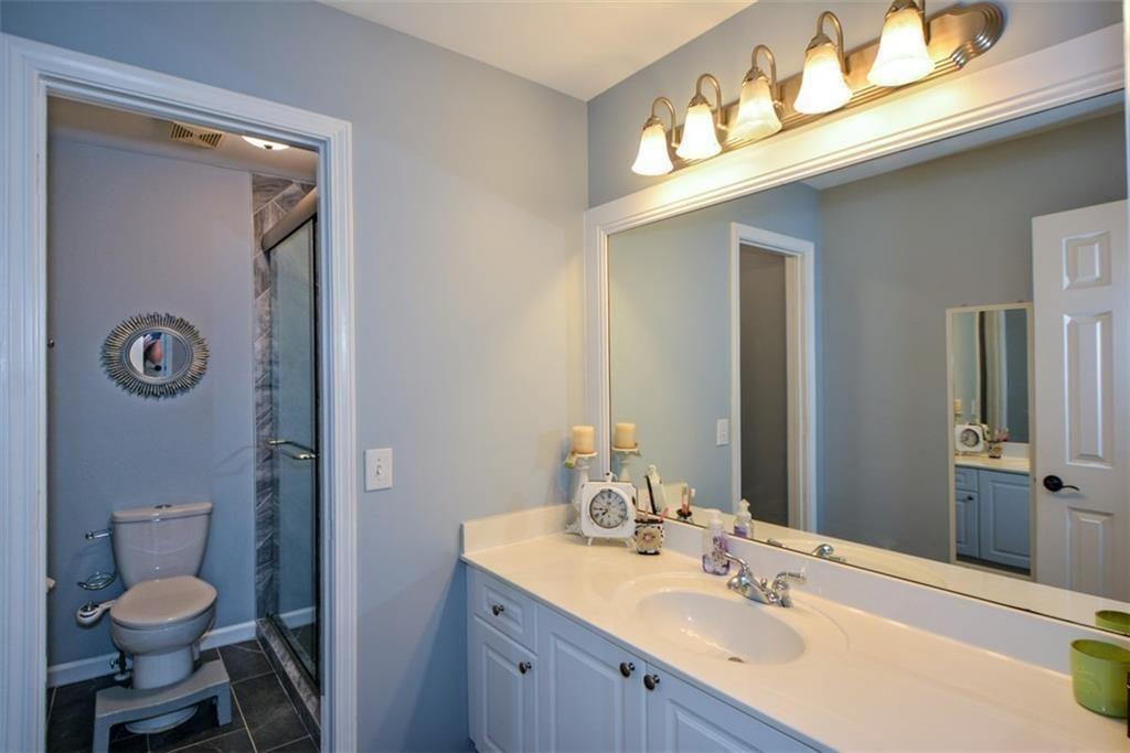 515 Hillcrest View Drive NE