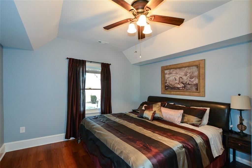 515 Hillcrest View Drive NE