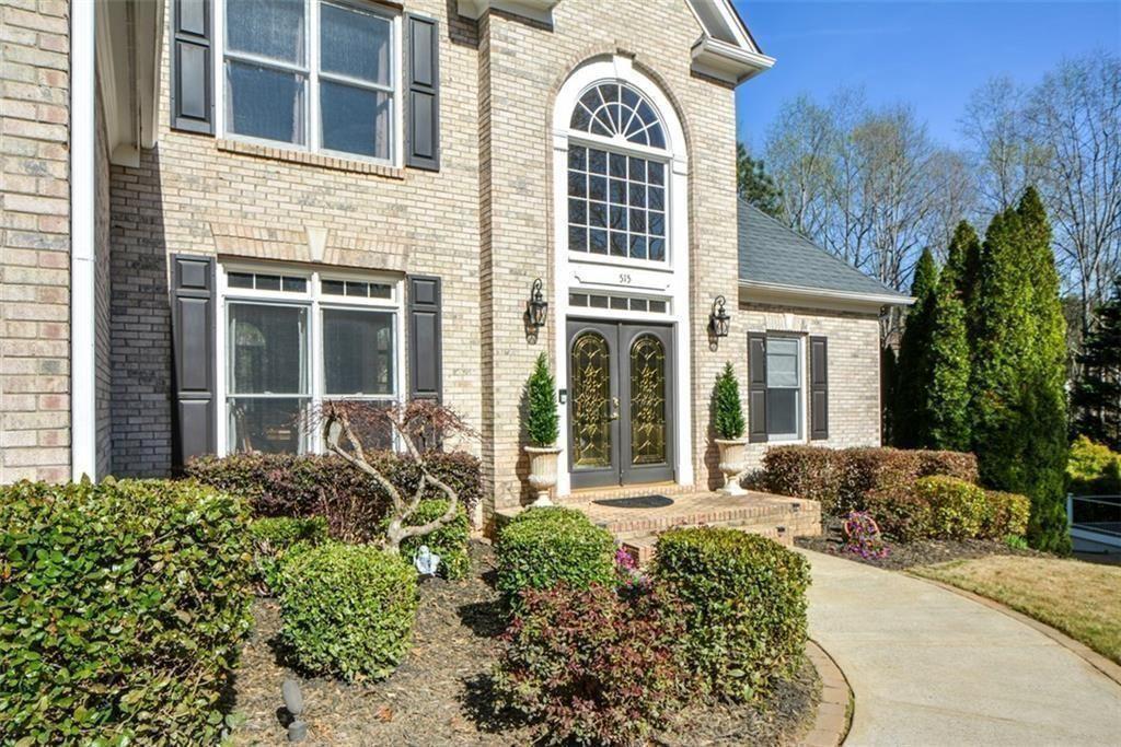 515 Hillcrest View Drive NE