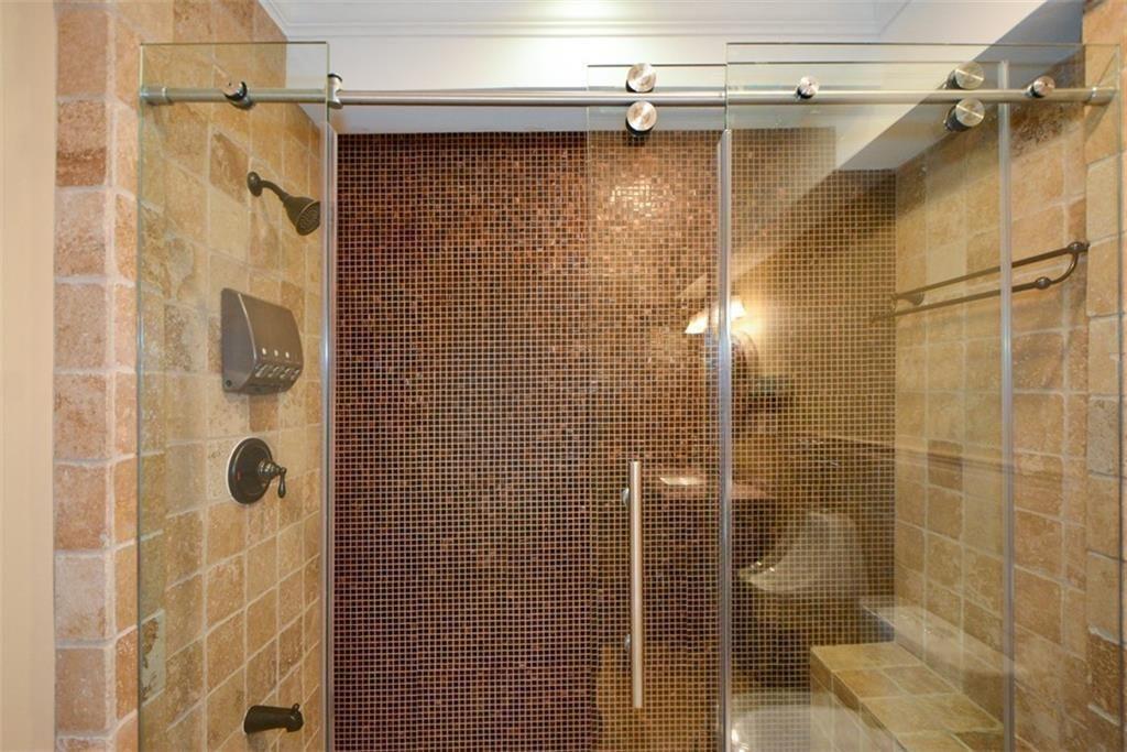 515 Hillcrest View Drive NE