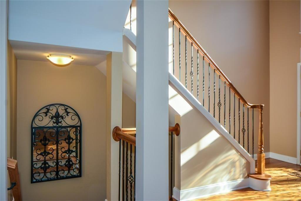 515 Hillcrest View Drive NE