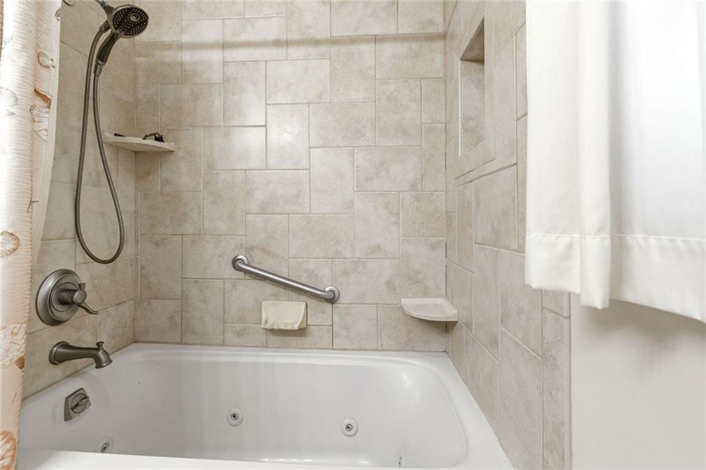 341 Pleasant Hill Road NW