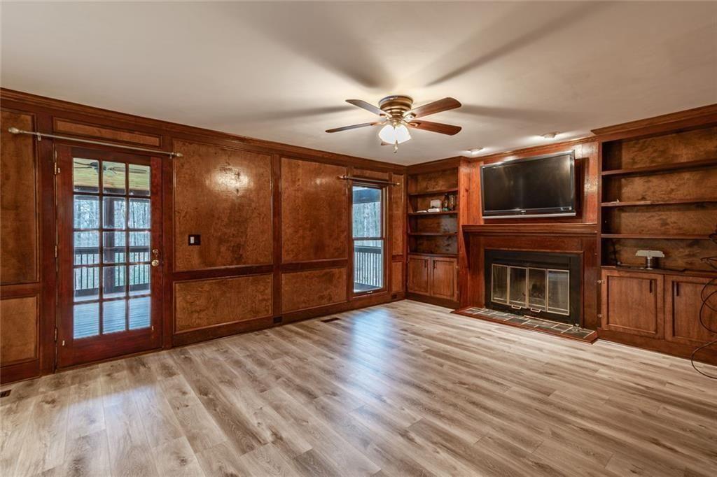 1377 Red Fox Run SW