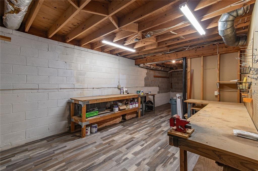 1377 Red Fox Run SW