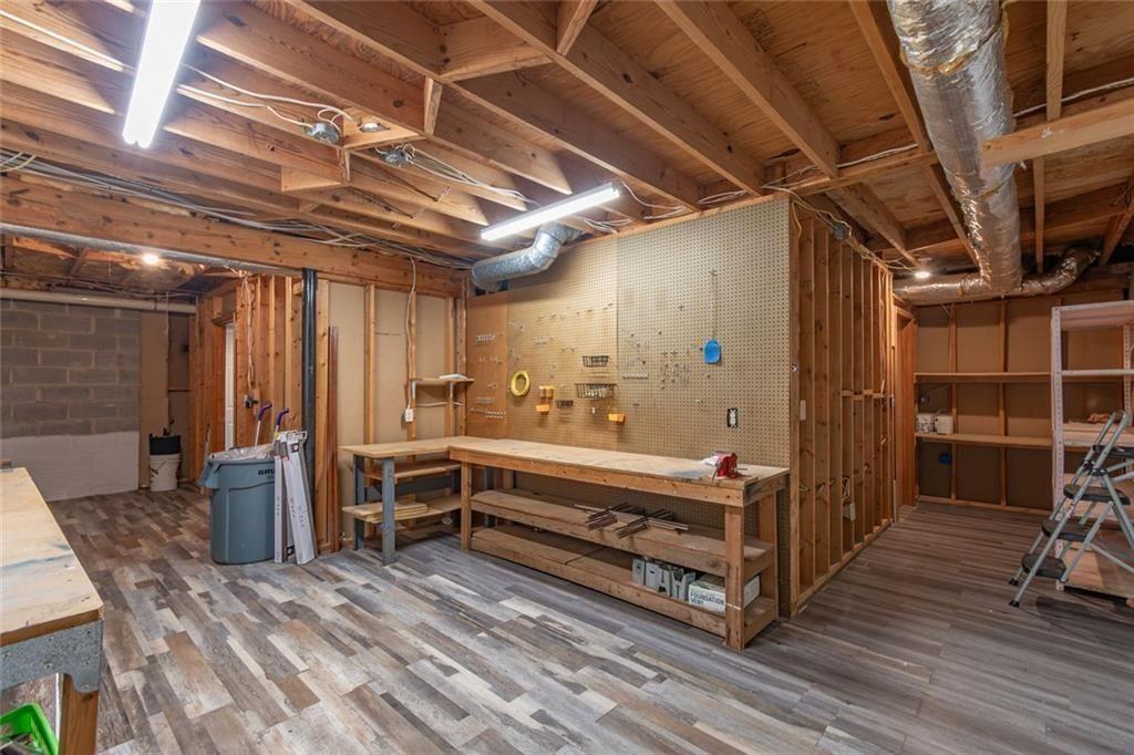 1377 Red Fox Run SW