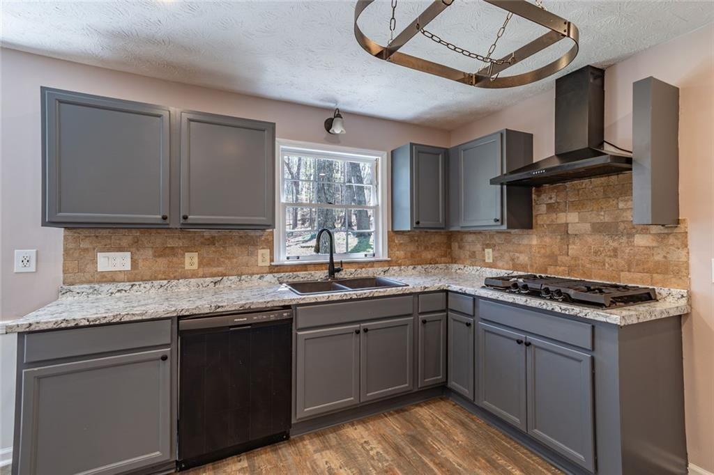 601 Raven Springs Trail
