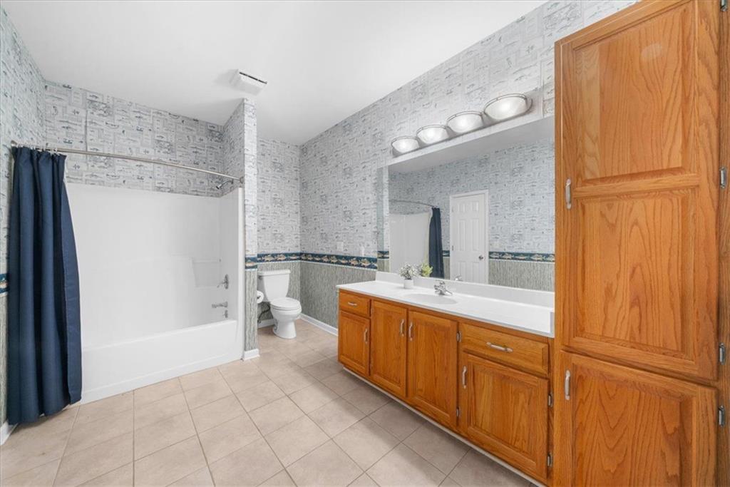 2230 Huntingdon Court