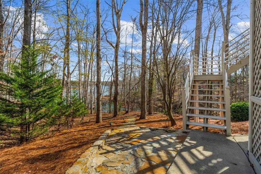 2230 Huntingdon Court