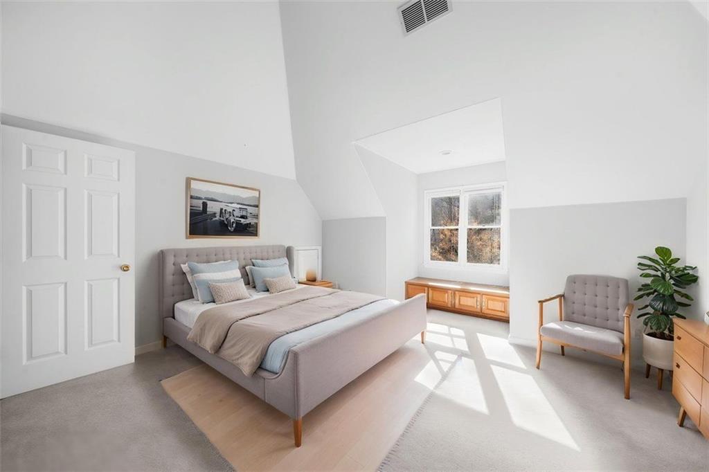 2230 Huntingdon Court