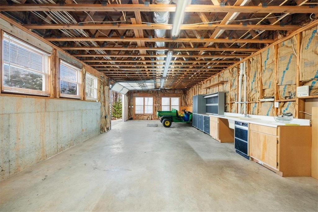 2230 Huntingdon Court