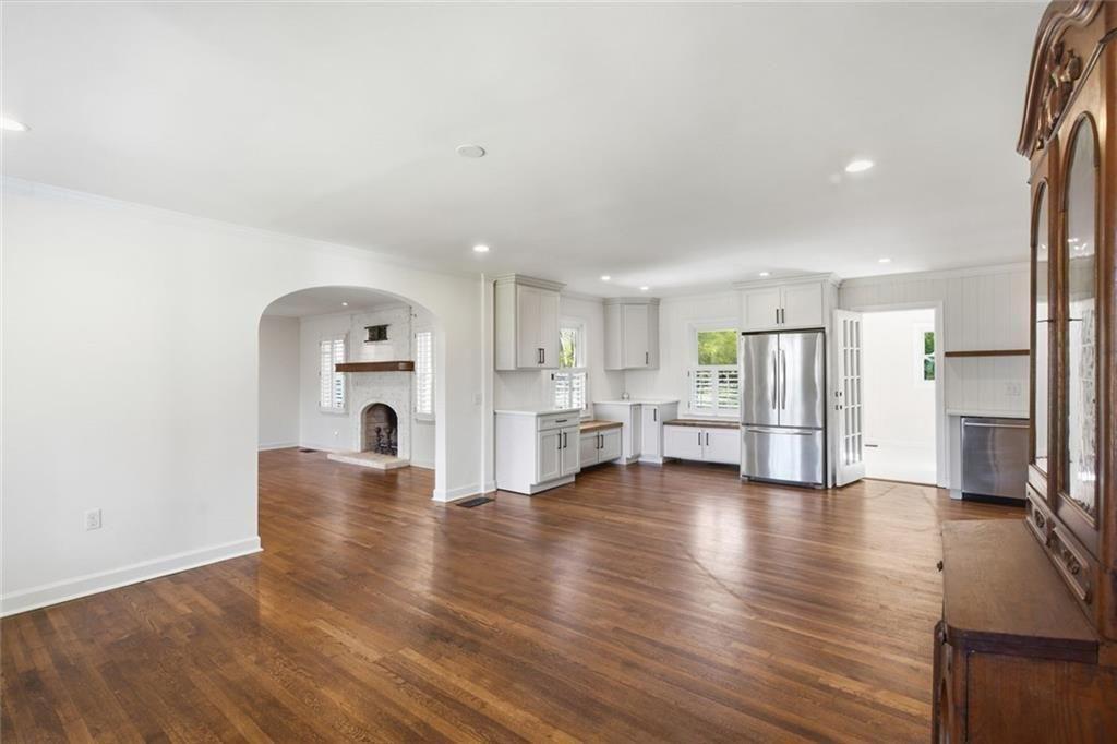 2215 Roper Road