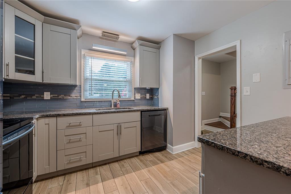 1452 Bentley Lane SE