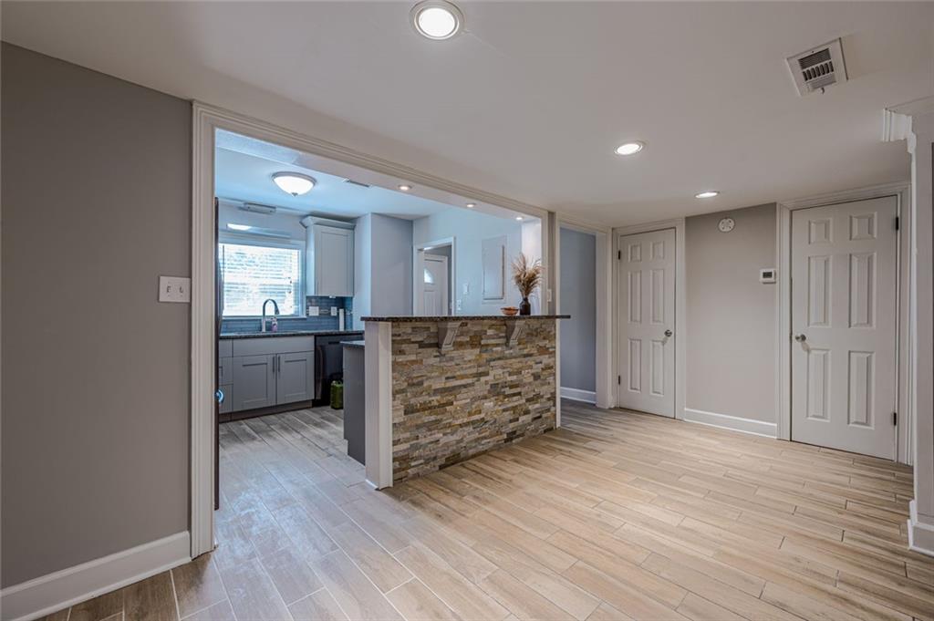 1452 Bentley Lane SE