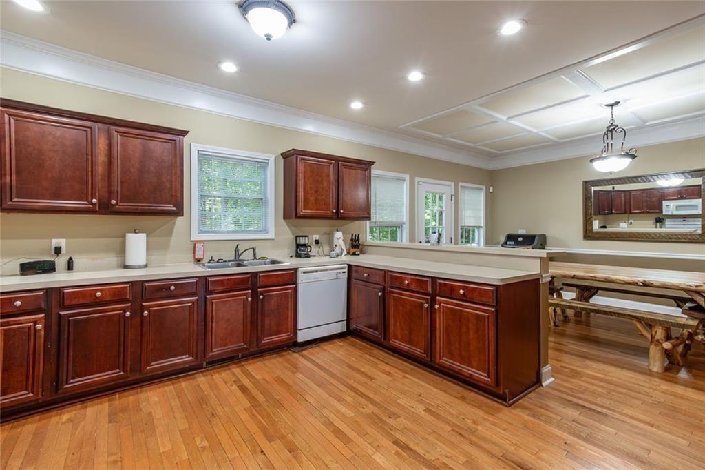 2208 Clarendon Court