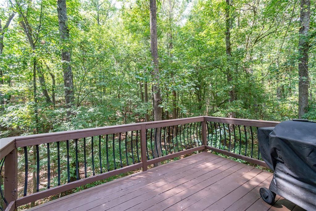 2208 Clarendon Court