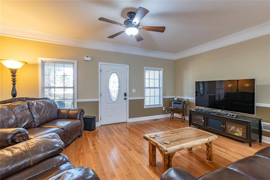 2208 Clarendon Court