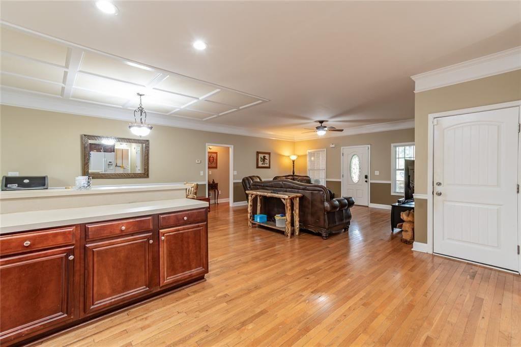 2208 Clarendon Court