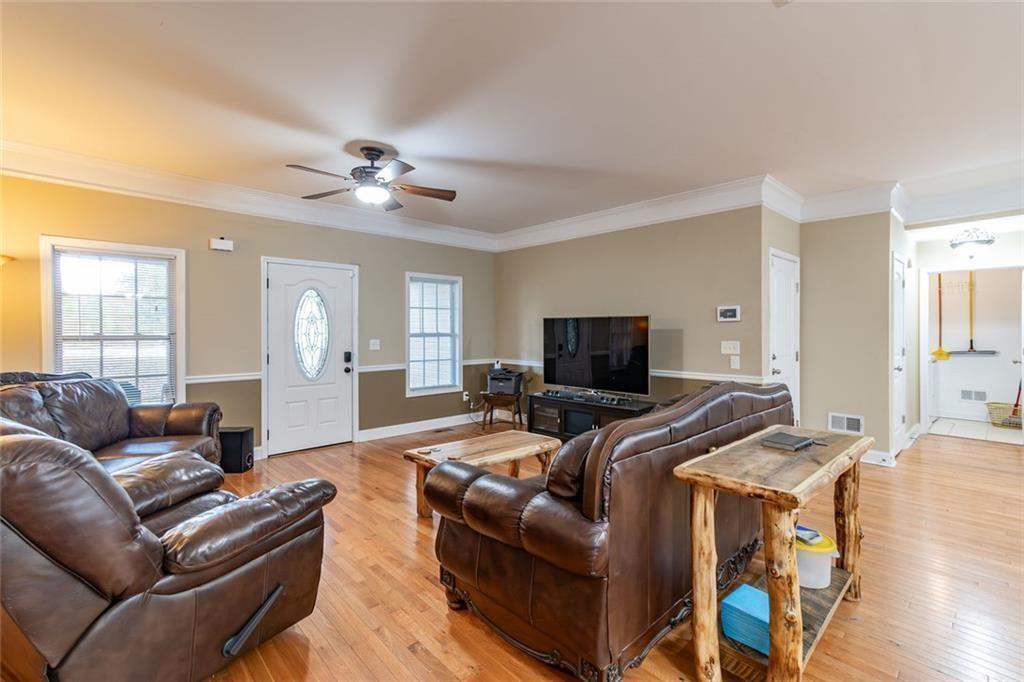 2208 Clarendon Court