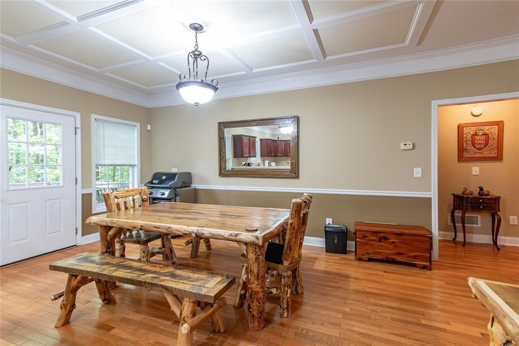 2208 Clarendon Court