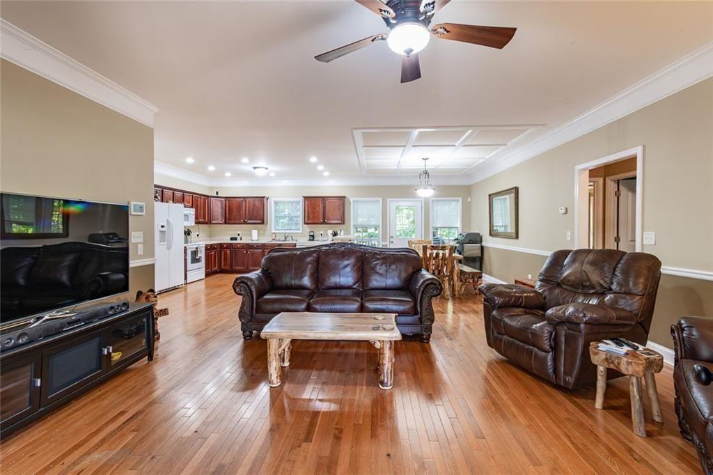 2208 Clarendon Court