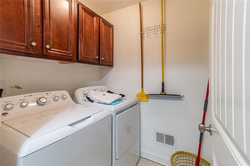 2208 Clarendon Court