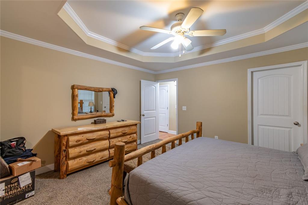 2208 Clarendon Court