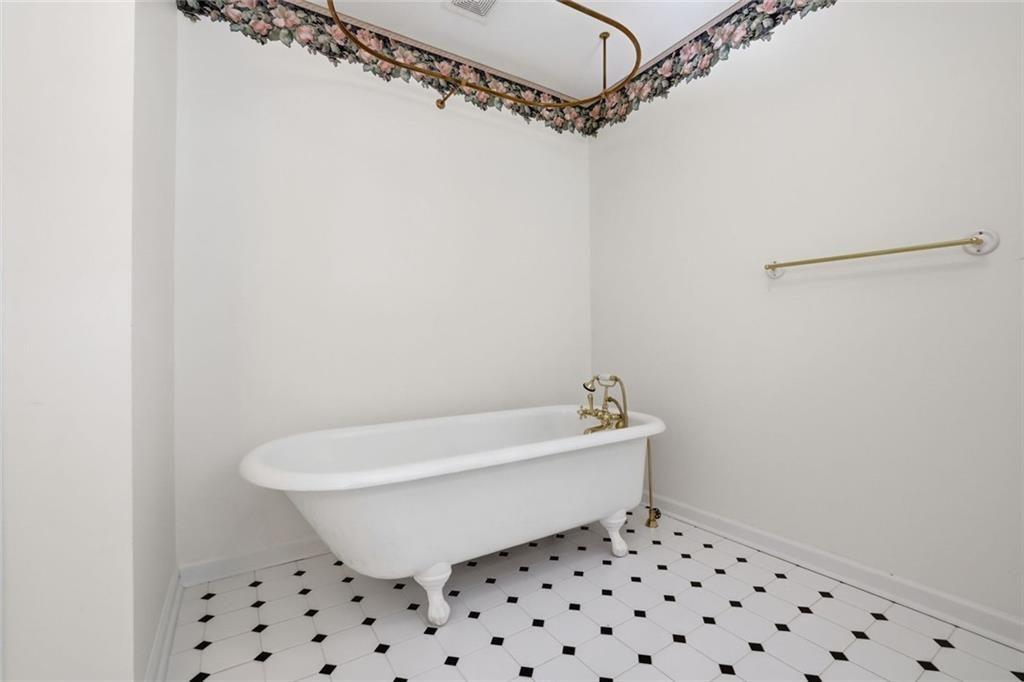 4358 Willow Oak Drive