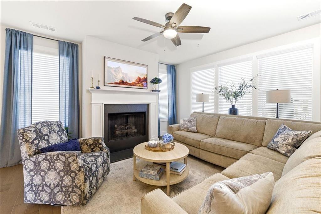 1240 Willowcrest