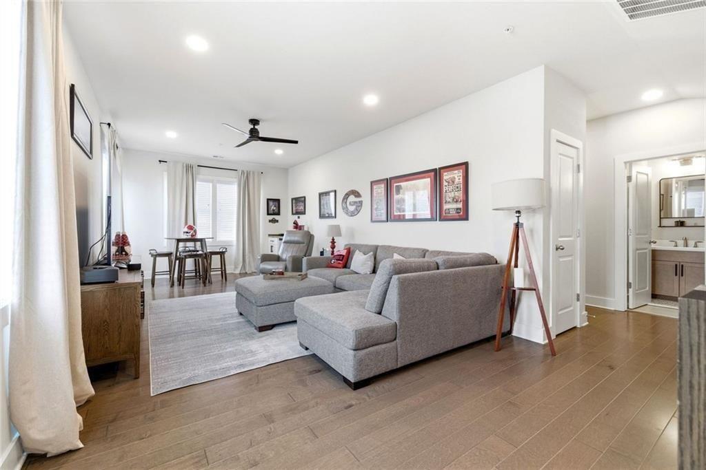 1240 Willowcrest