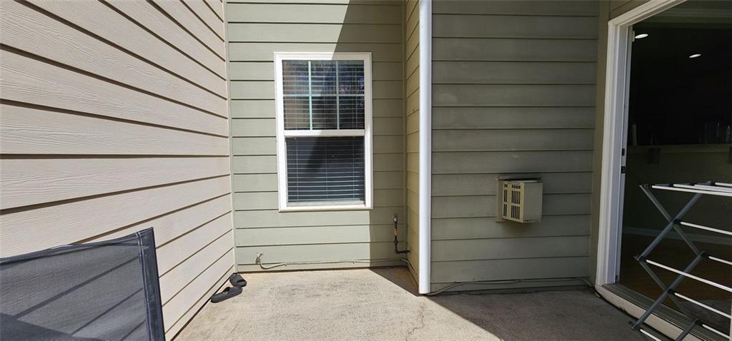 2877 Cross Creek Drive