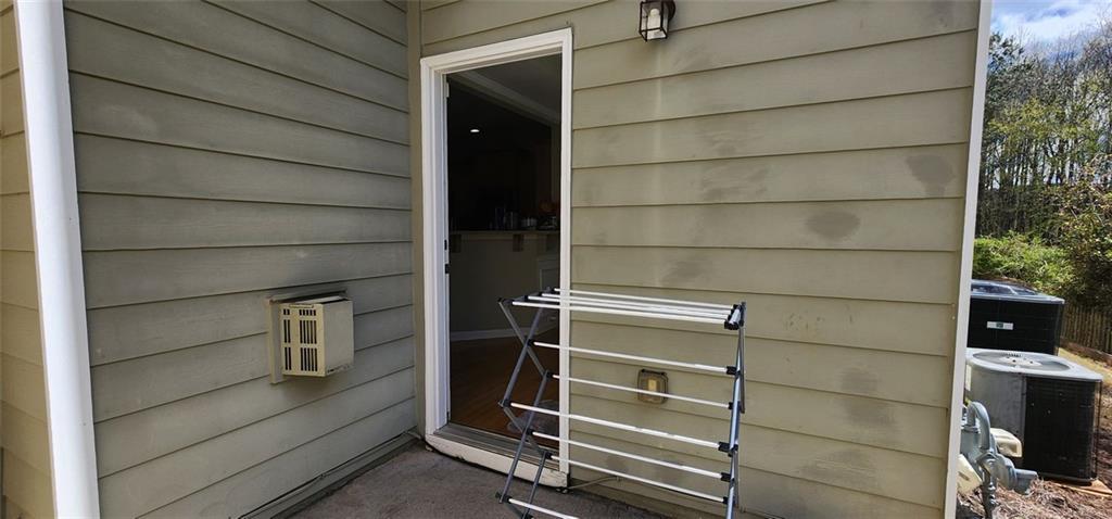 2877 Cross Creek Drive