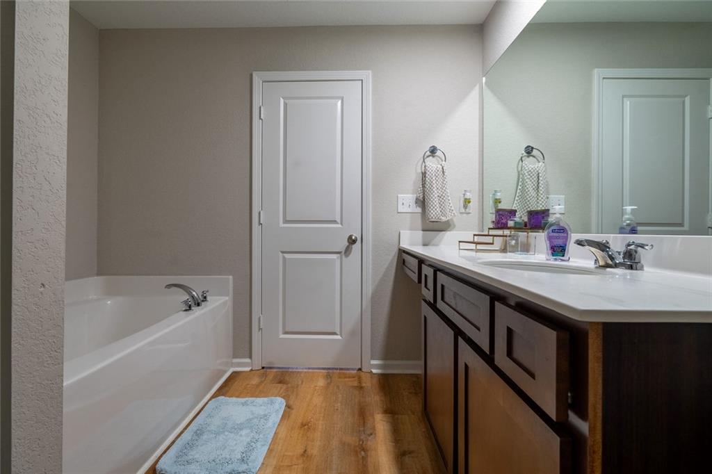 735 Walnut Creek Circle