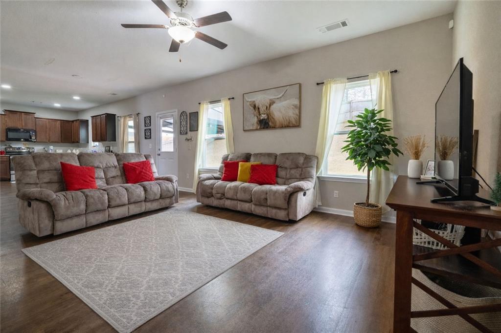 735 Walnut Creek Circle