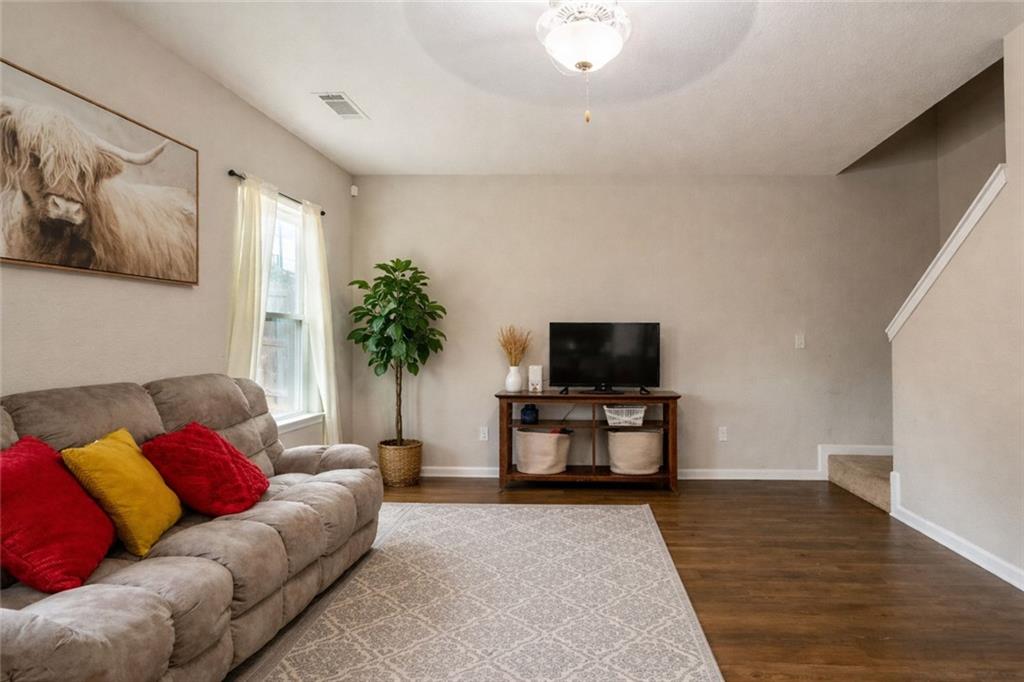 735 Walnut Creek Circle