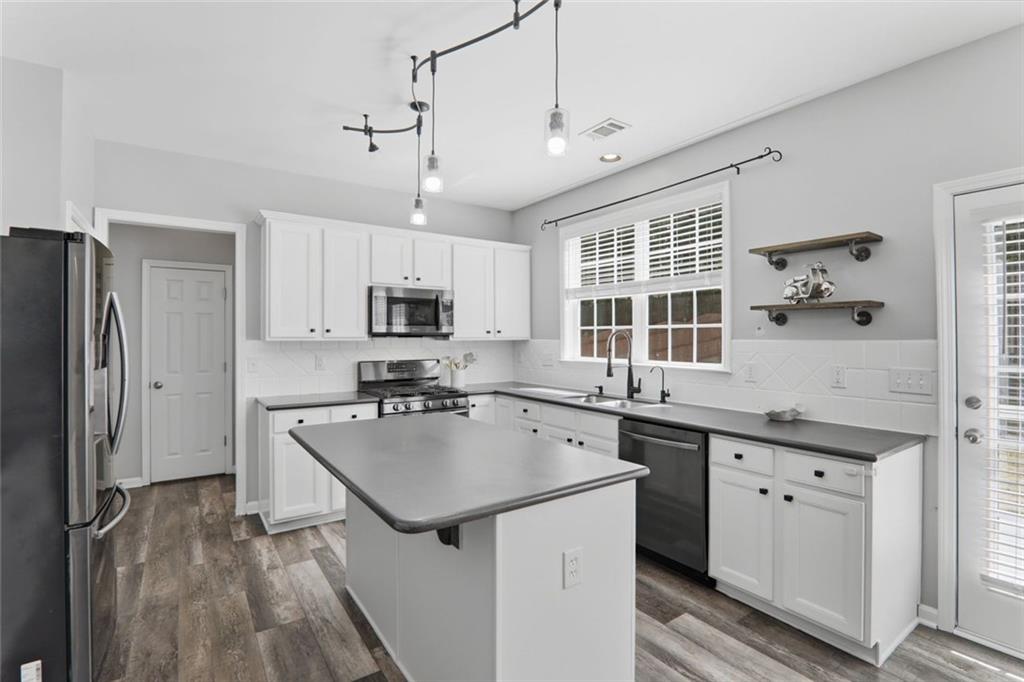 3590 Davyne Bend