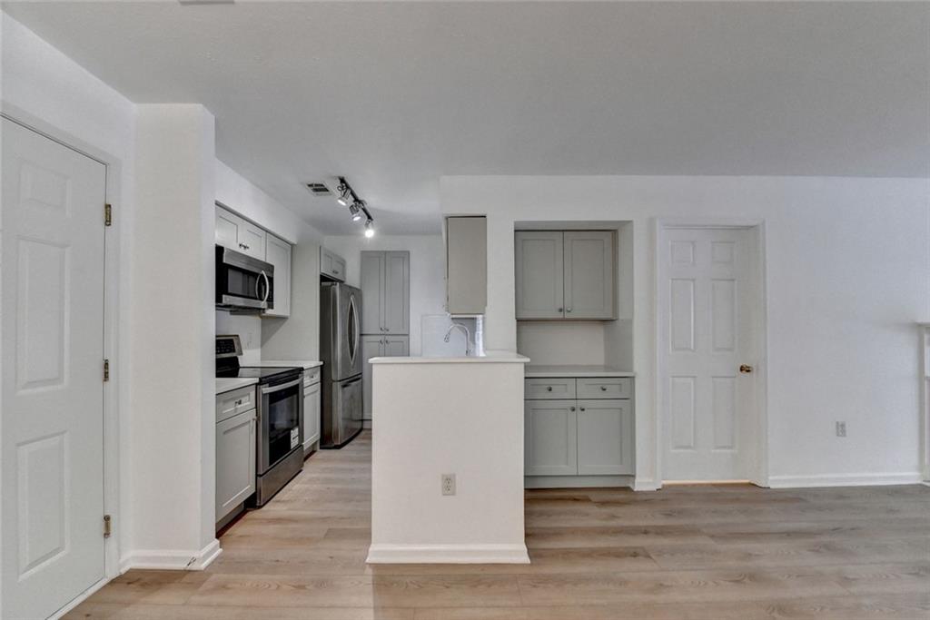 4101 Pine Heights Drive NE